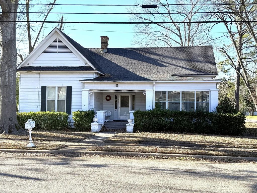 300 S Beech Street, Winnsboro