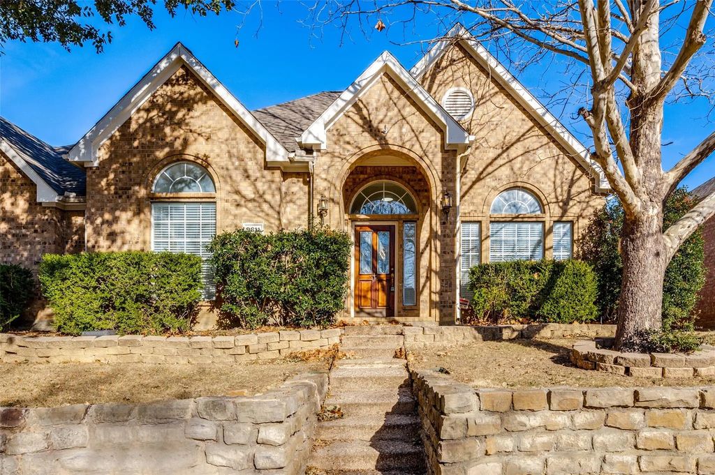 9611 Cliffside Drive, Irving
