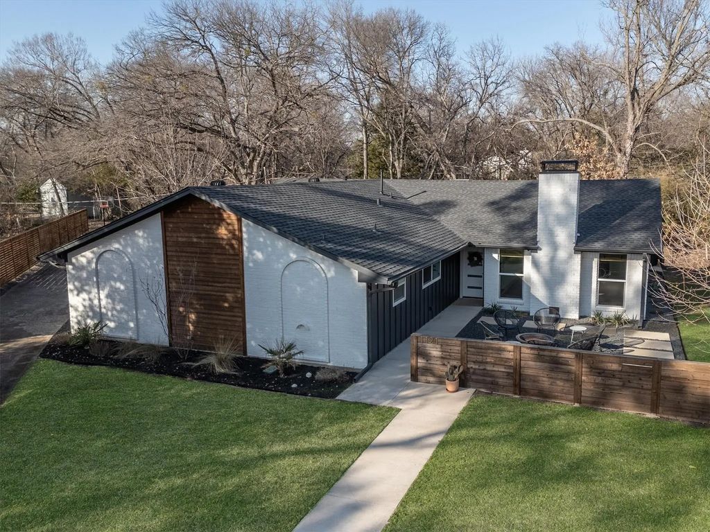 1121 Chevelly Court, Denton