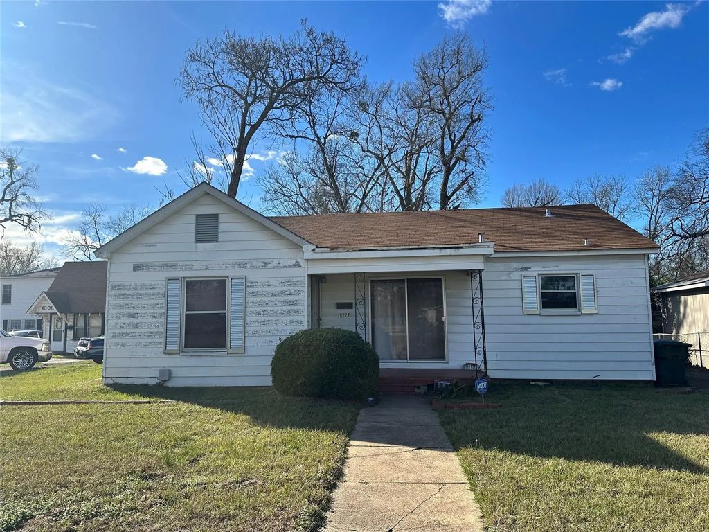1221 Old Noonday Road, Tyler