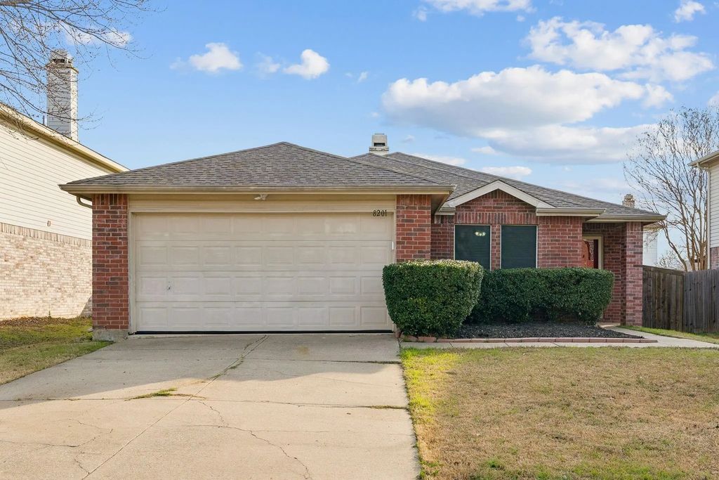 8201 Canoe Ridge Lane, Denton