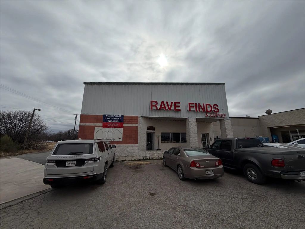 523 S Access Road, Clyde