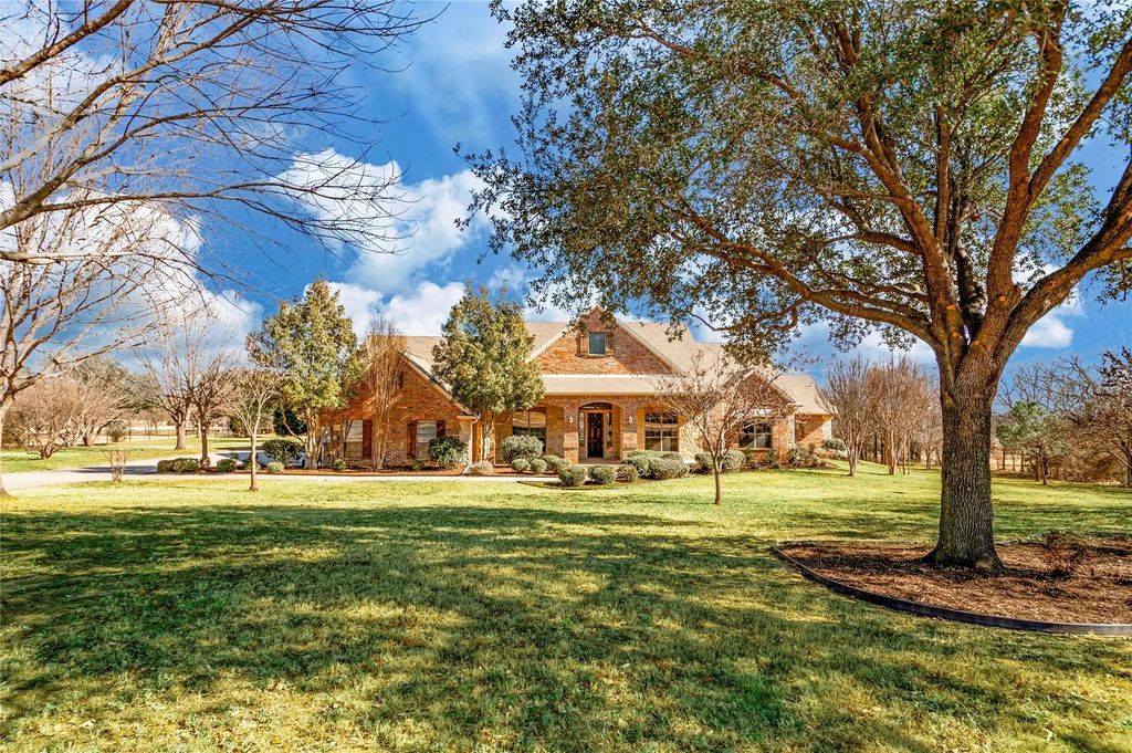 326 W Hickory Ridge Circle, Argyle