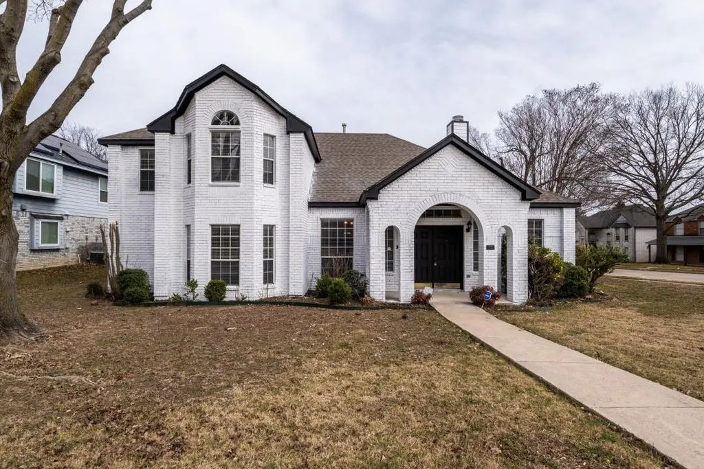 811 Fall Drive, Allen