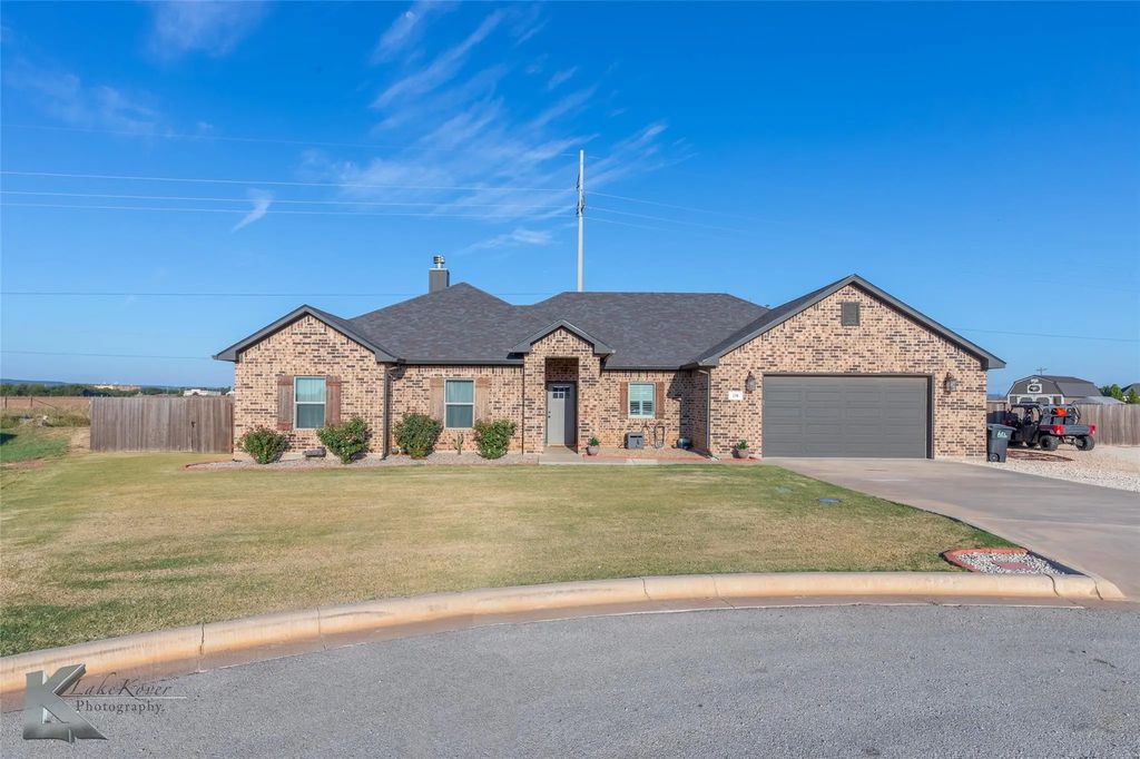 138 Lisa Lane, Tuscola
