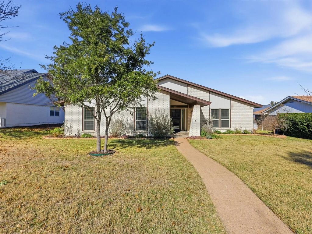 2011 Clearfield Circle, Richardson