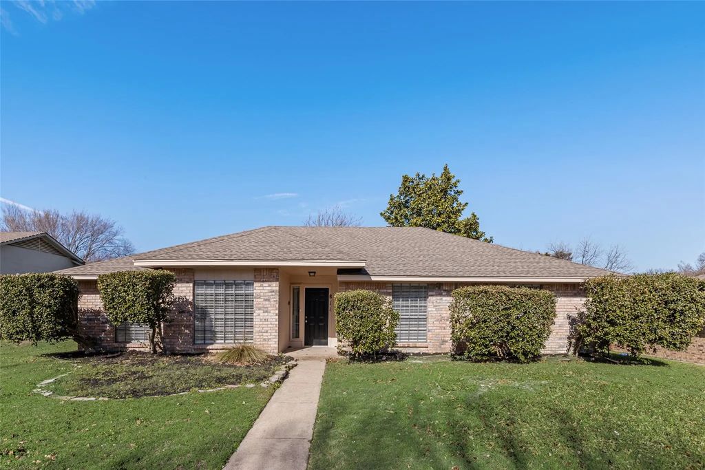 811 Katherine Court, Cedar Hill