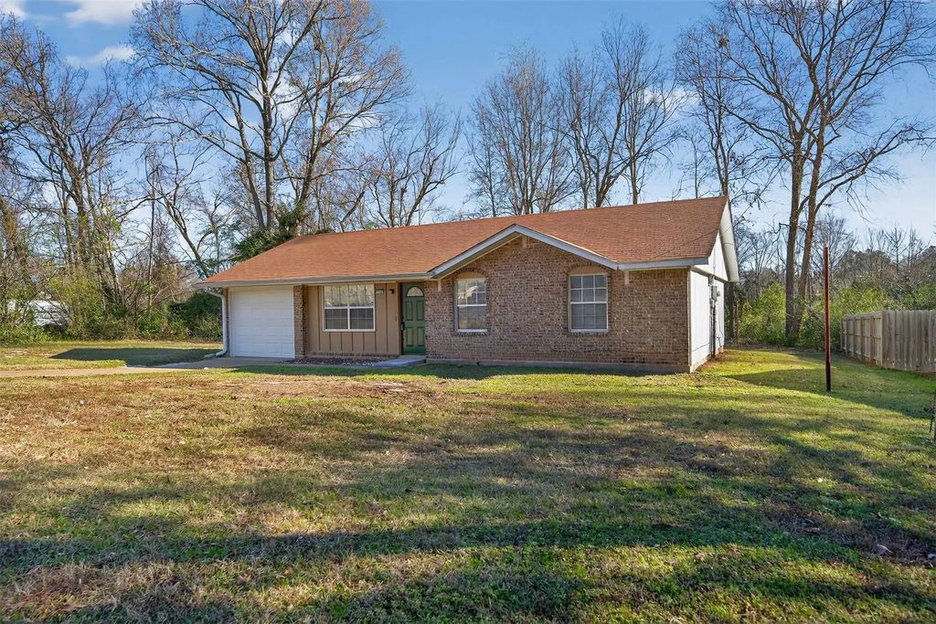 734 Pinkerton, Tyler