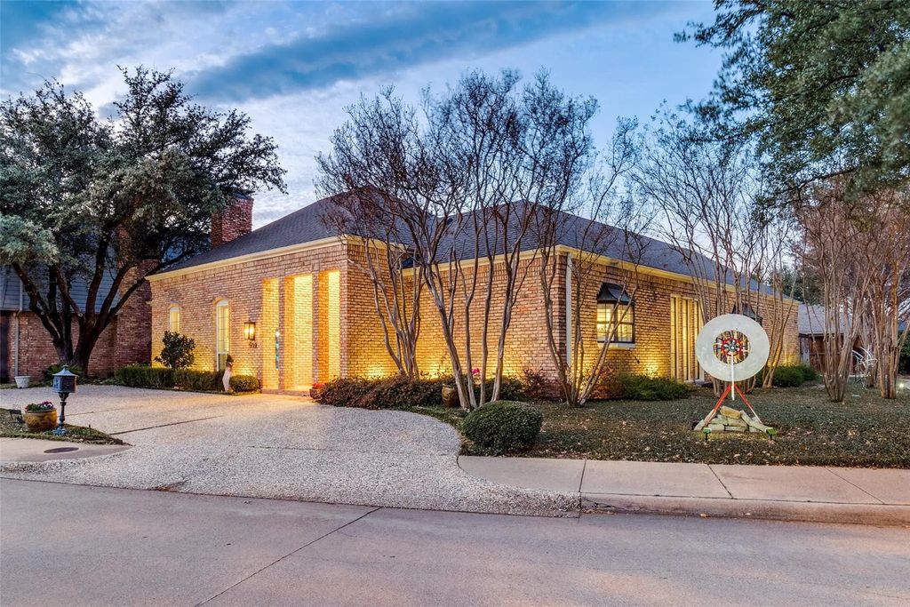 5723 Over Downs Drive, Dallas