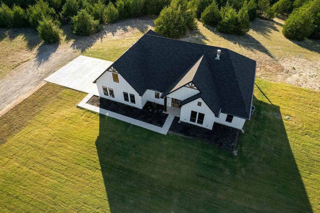 1265 Harrell Road, Howe