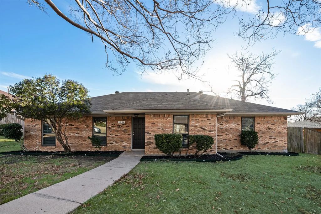 1604 Brighton Drive, Carrollton