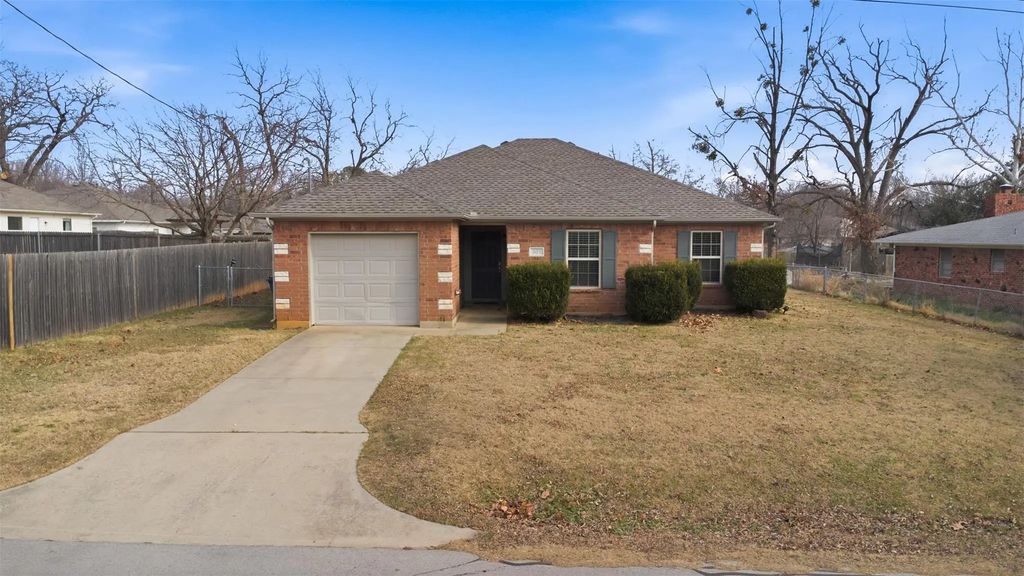 503 Caddell Street, Aubrey