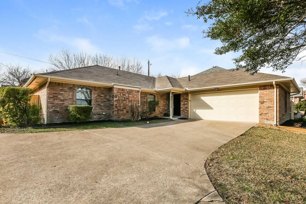 521 Anglebluff Drive, DeSoto