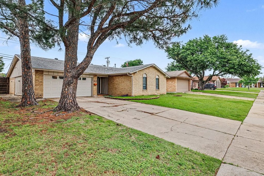3417 Cavalier Court, Irving