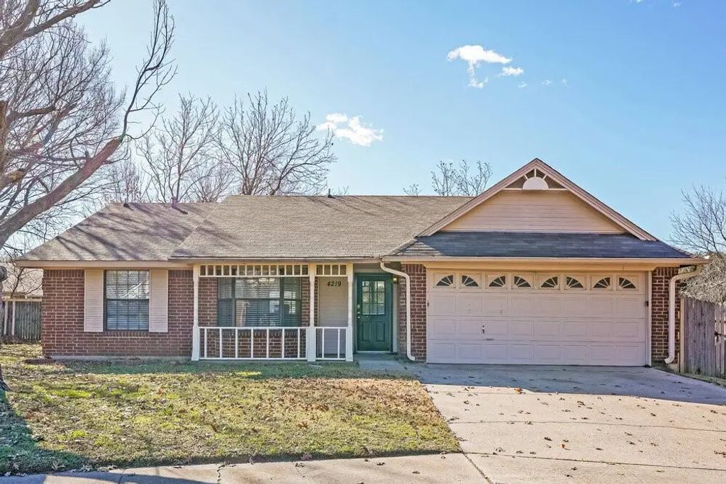 4219 Glen Hollow Circle, Arlington