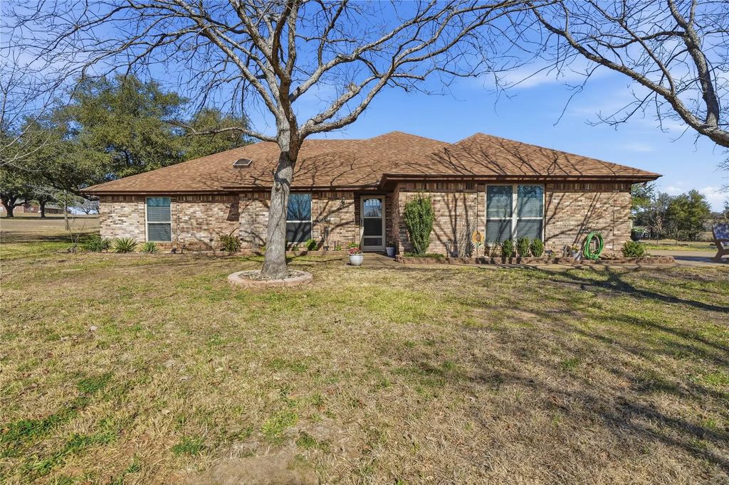 215 Younger Ranch Road, Azle