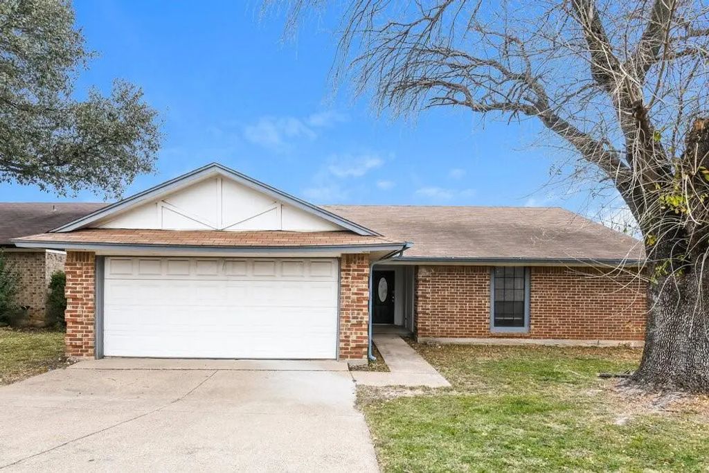 2854 Southpark Lane, Fort Worth