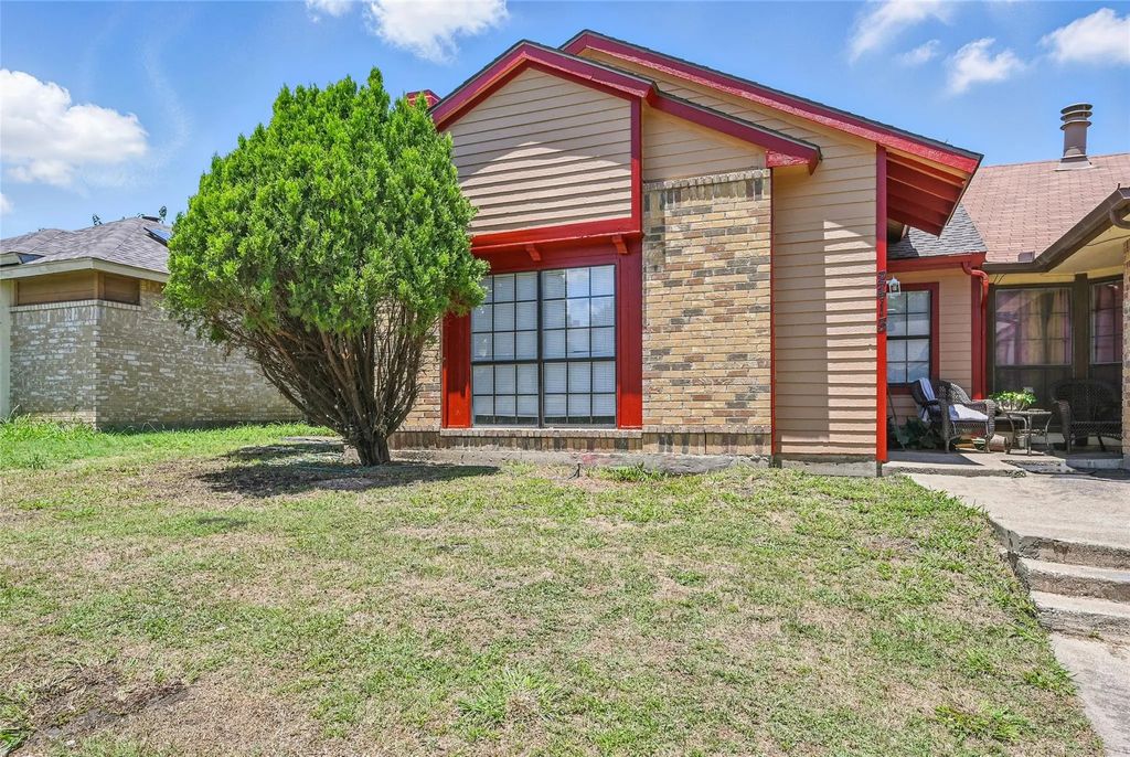 2415 Sunflower Drive, Arlington