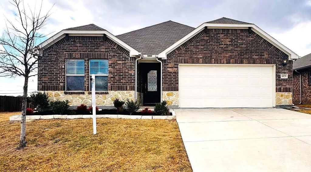 6029 Pathfinder Trail, Fort Worth