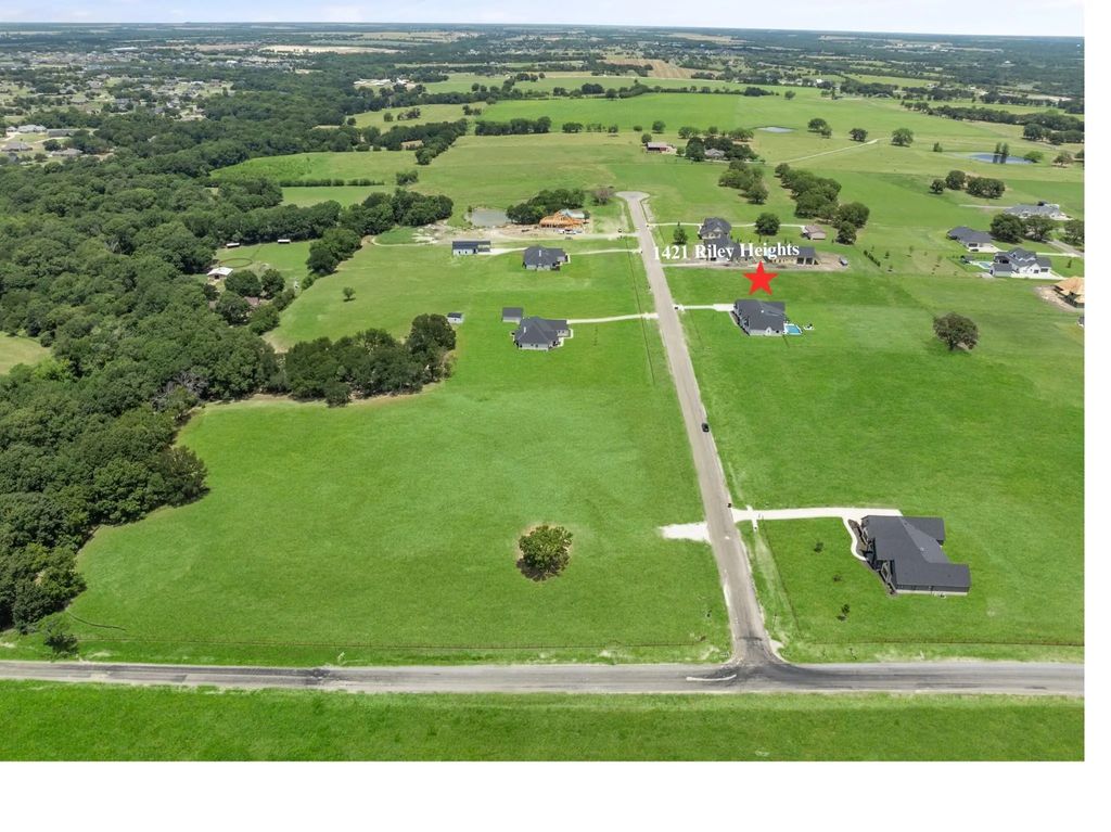 1421 Riley Heights, Van Alstyne