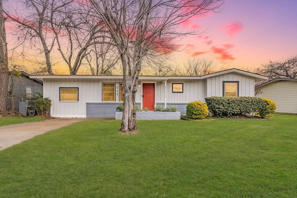 528 Buena Vista Drive, Hurst