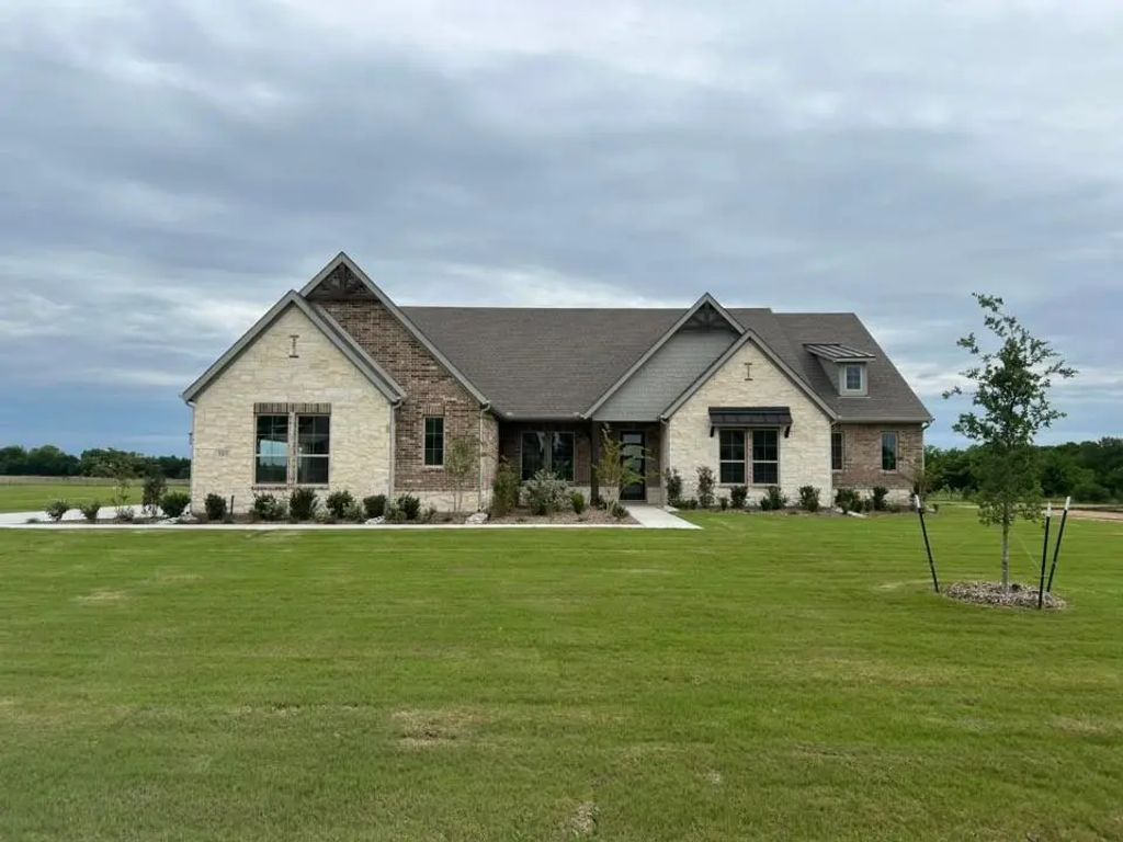 385 Cobb Road, Leonard