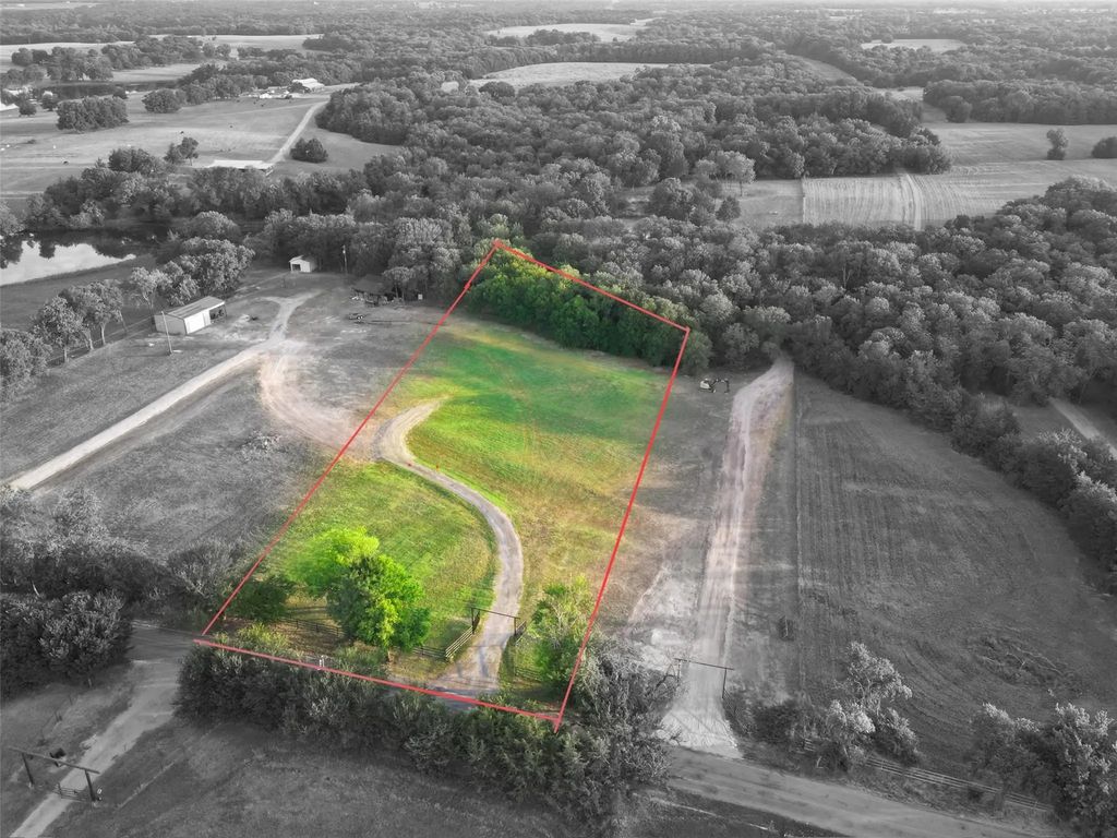 9609 County Road 534, Whitewright