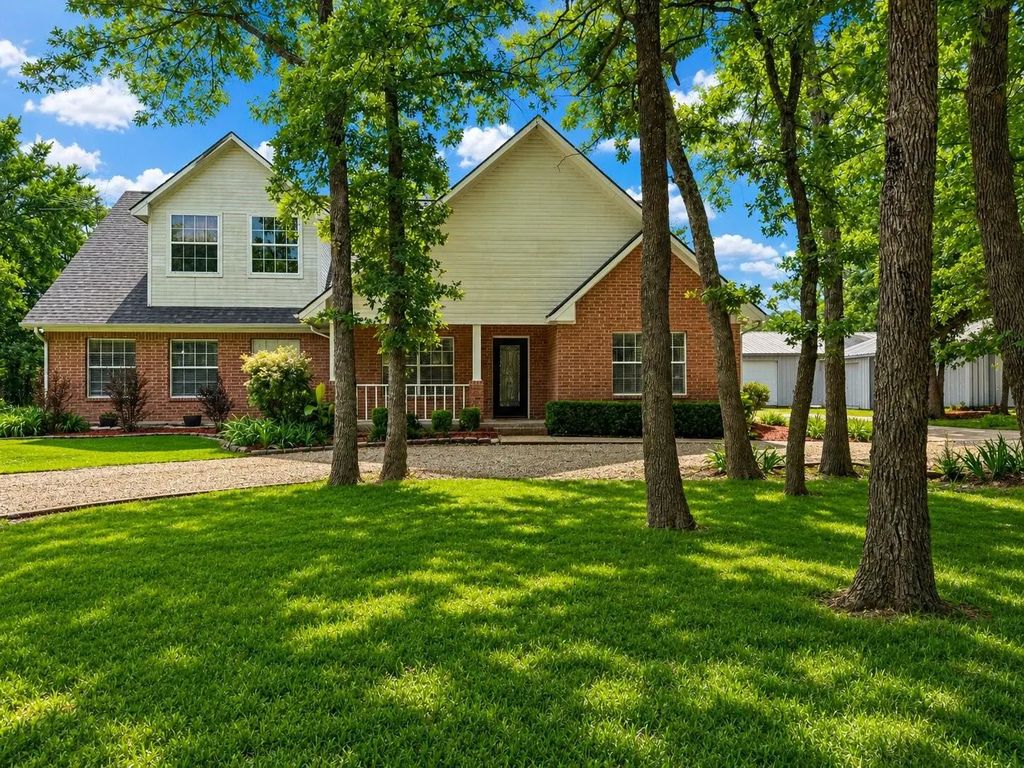 3051 County Road 3312, Greenville