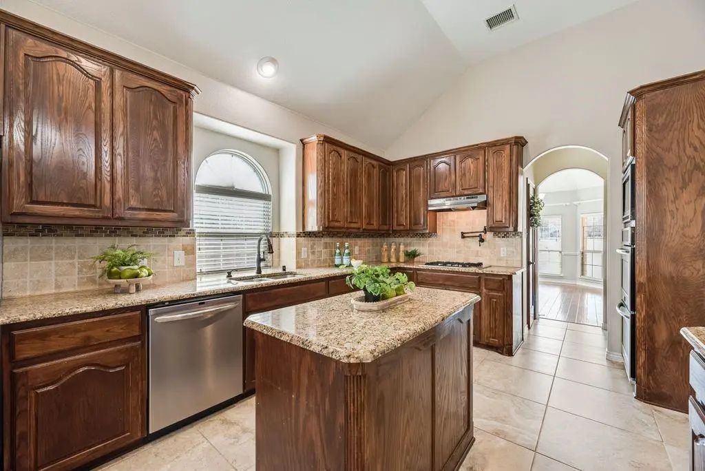 8113 Bishop Pine Road, Denton