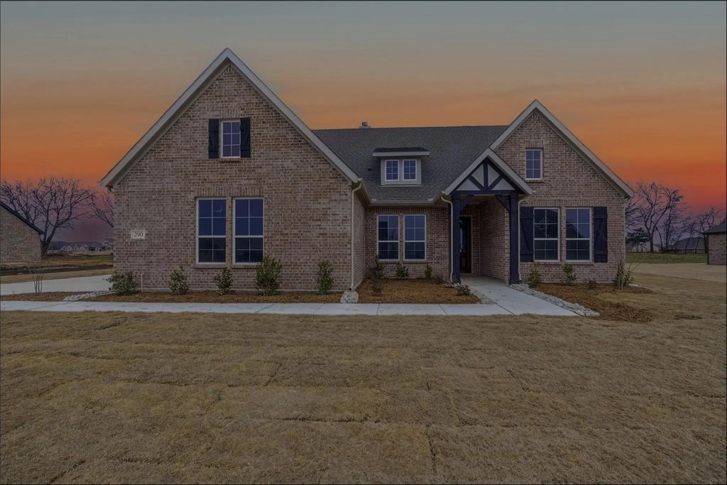 290 Cobb Road, Leonard