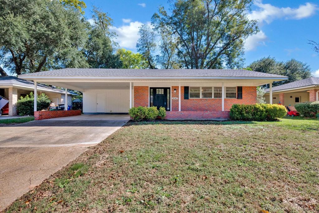2043 Shadywood Lane, Shreveport