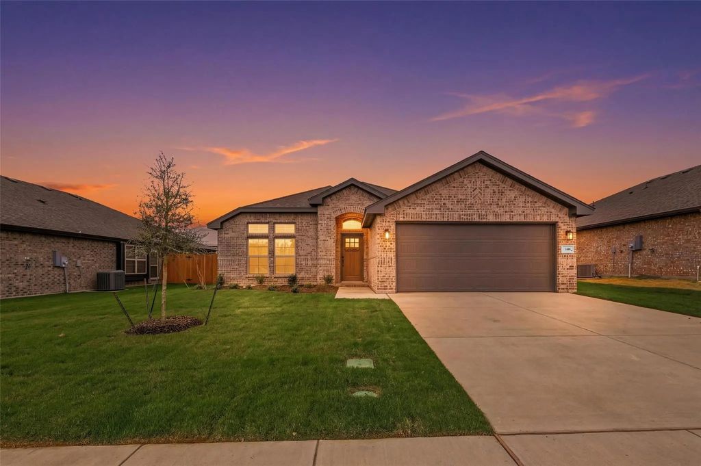 1408 Quail Creek Drive, Cleburne