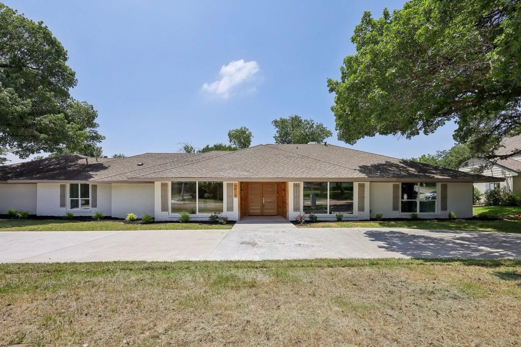 6026 Meadowcreek Drive, Dallas