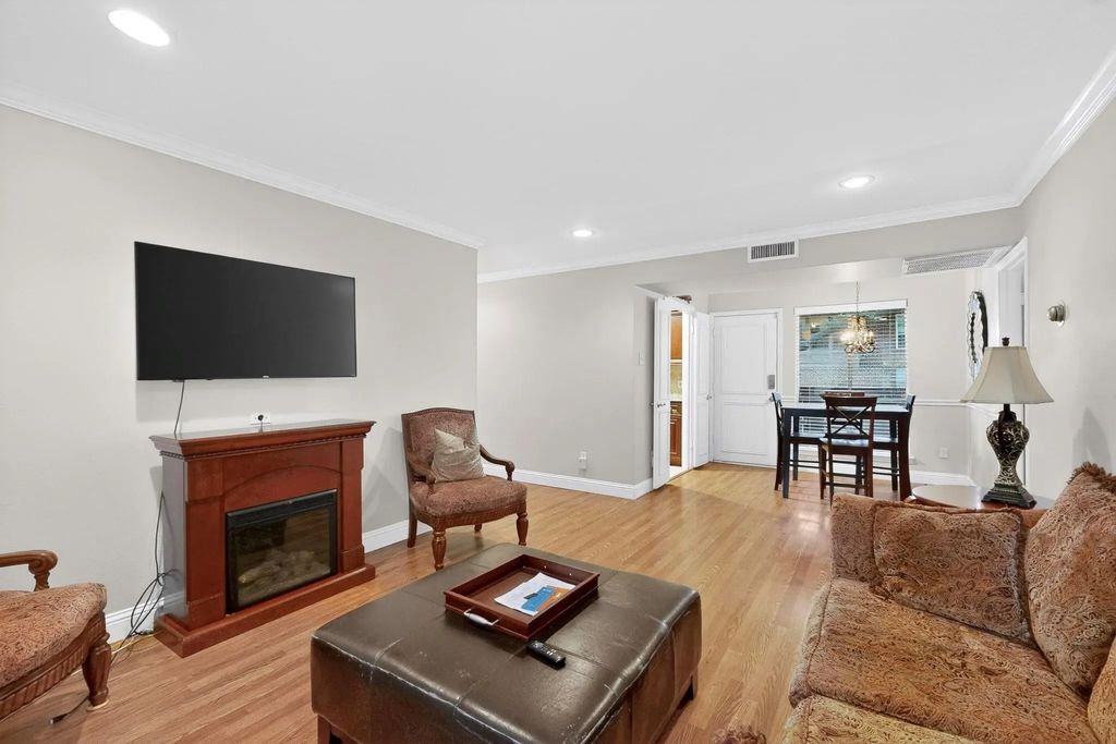 10534 Stone Canyon Road 111, Dallas