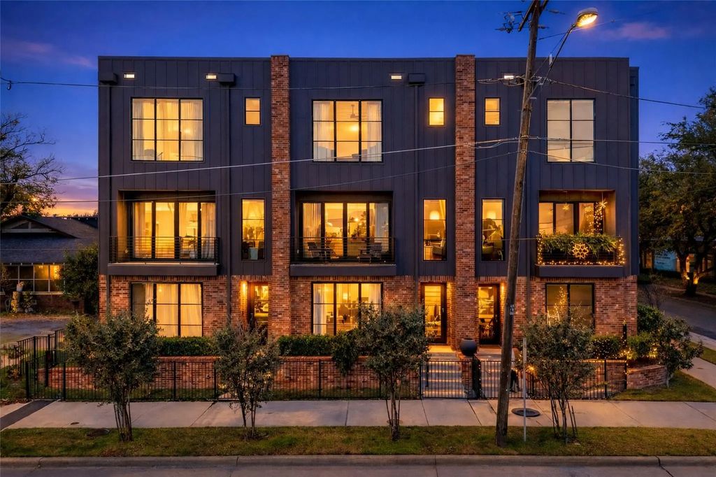 737 N Zang Boulevard 102, Dallas