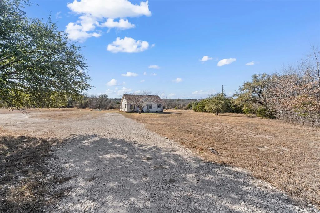 539 County Road 4290, Clifton