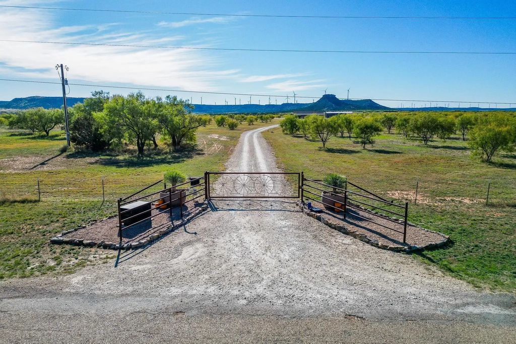 483 S County Road 353, Merkel