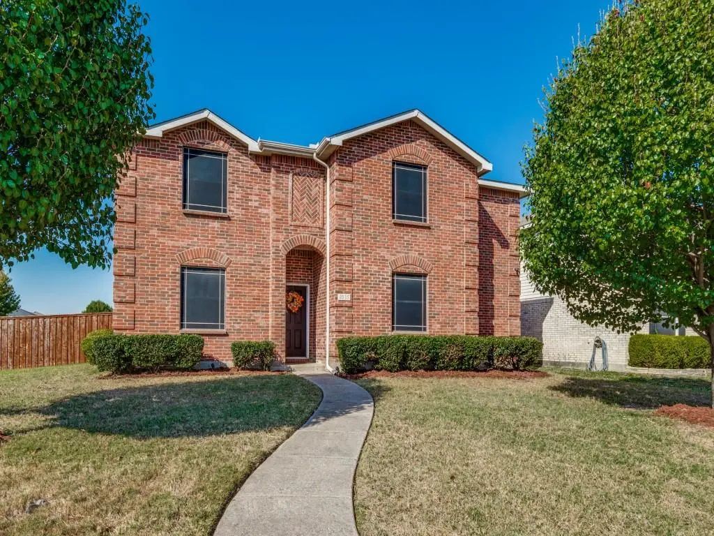 1035 Mayflowers Lane, Lancaster