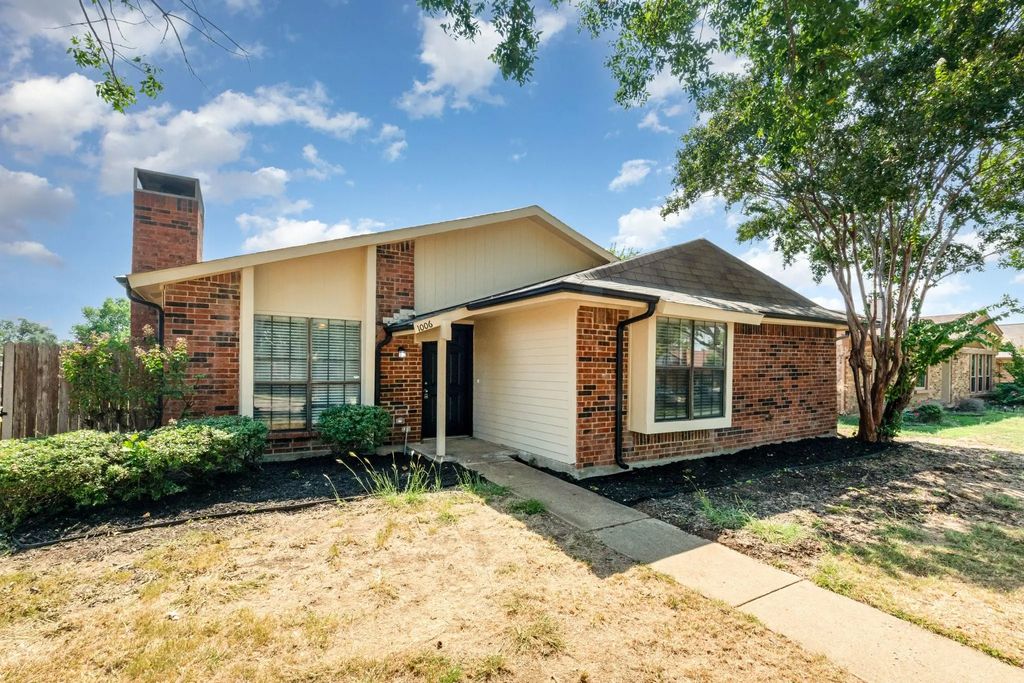 1006 Bellflower Court, Carrollton