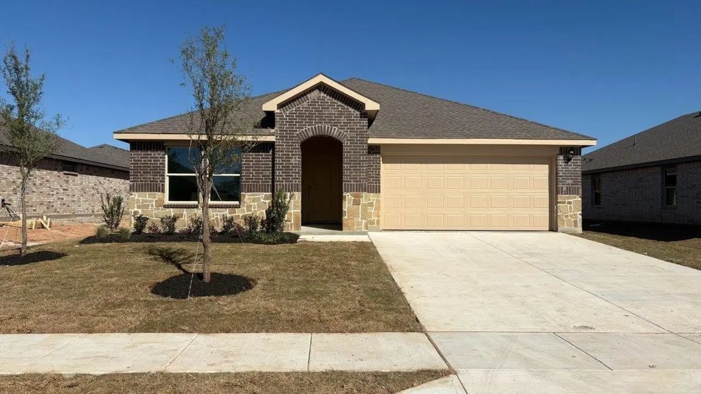 313 Blanco Drive, Azle