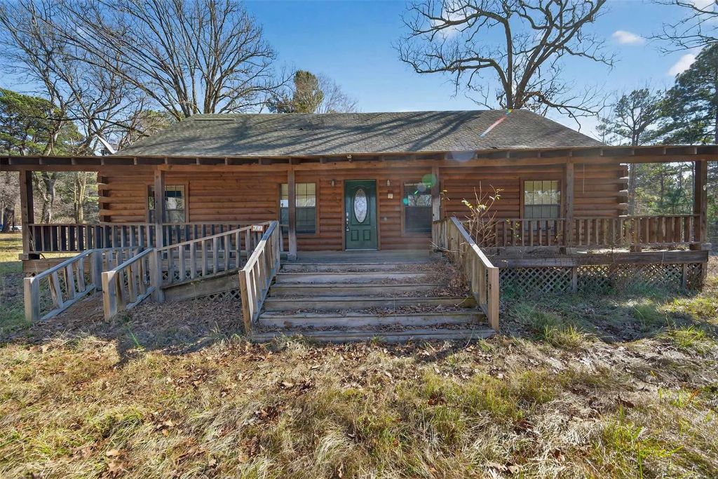 18737 Saddleback Lane, Flint