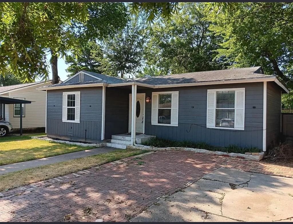 231 Elm Street, Hurst