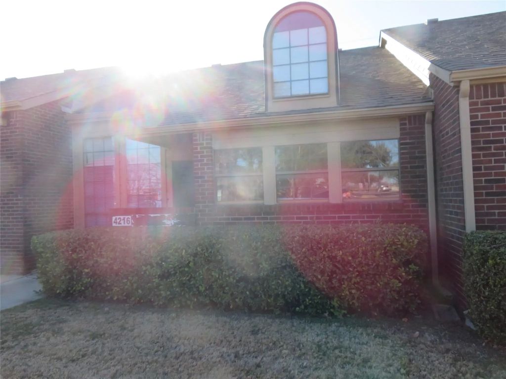 4216 N Interstate 35, Denton