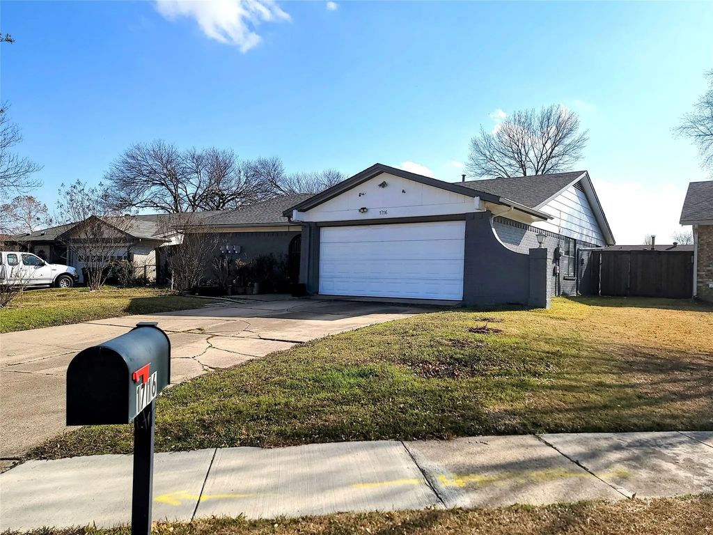 1716 Yorktown Drive, Arlington