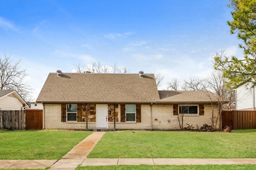 825 Darnel Drive, Mesquite
