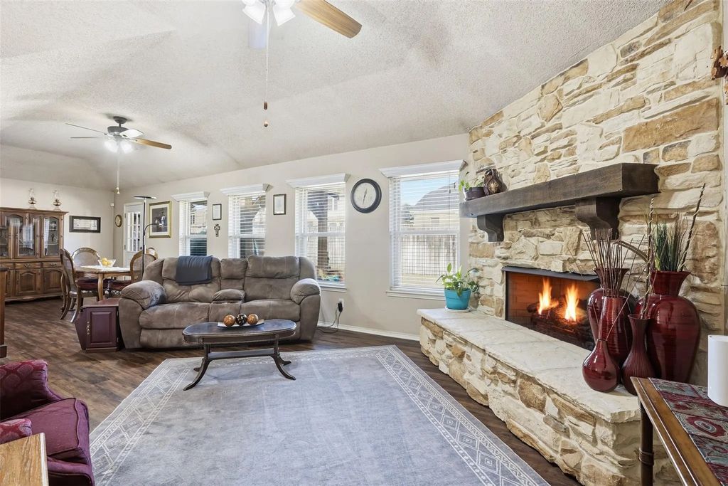 725 Windridge Lane, Burleson