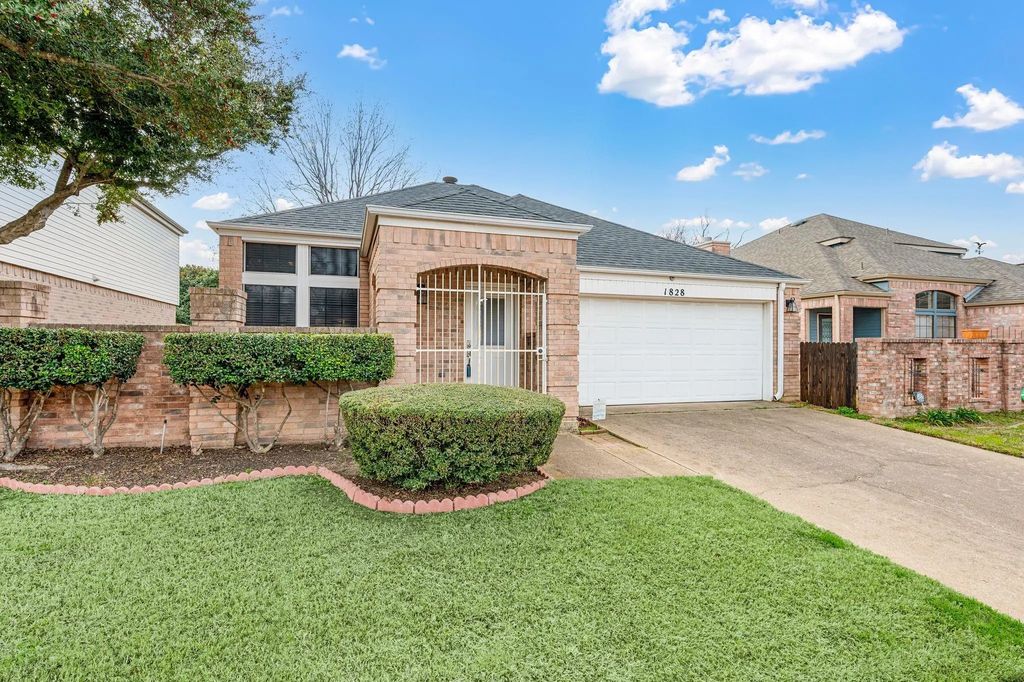 1828 Realistic Court, Bedford
