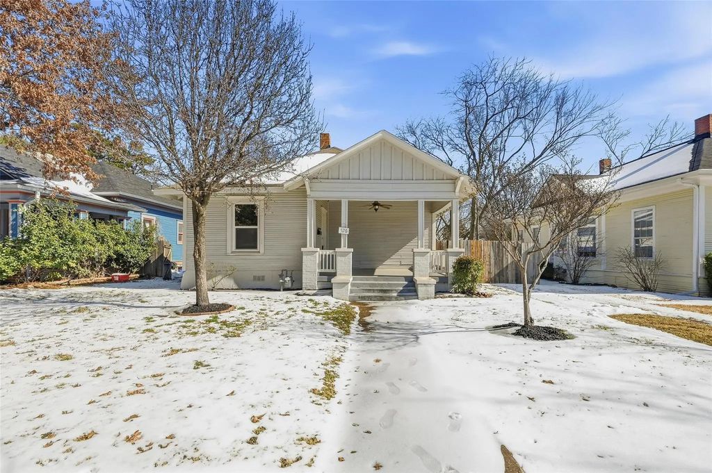 526 S Clinton Avenue, Dallas
