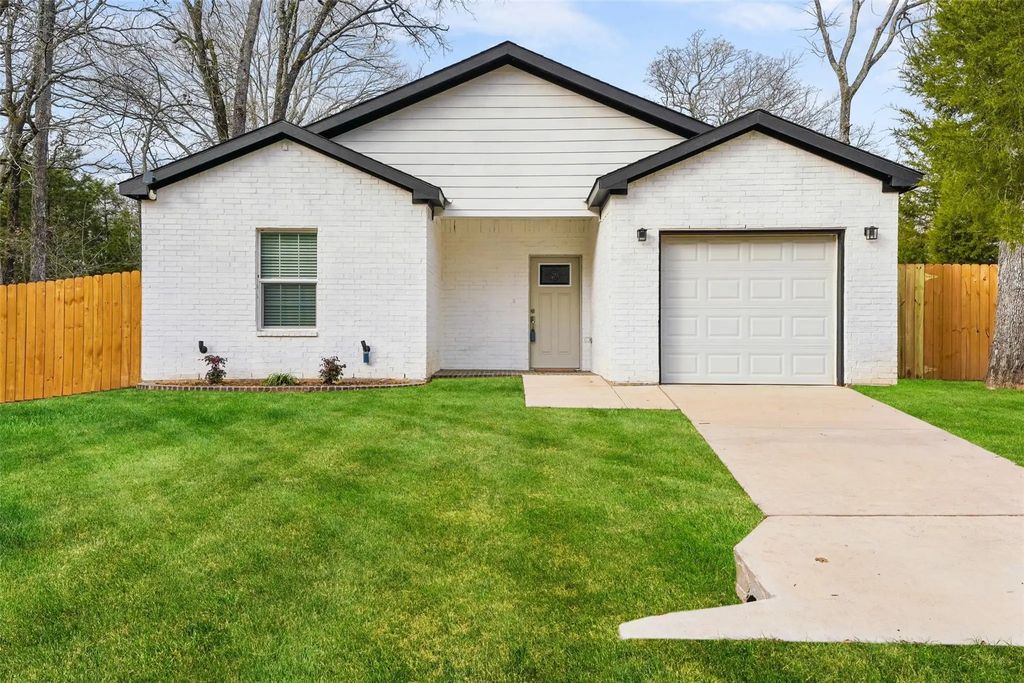 102 Buffalo Springs Road, Mabank