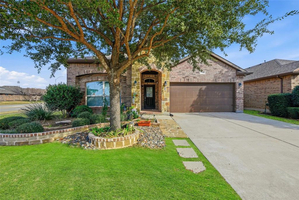 2701 Albatross Lane, Fort Worth